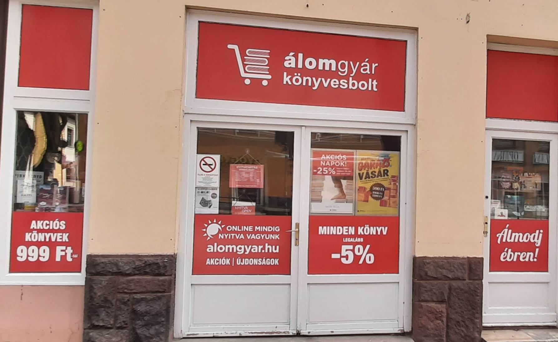 SZEKSZÁRDI KÖNYVESBOLT